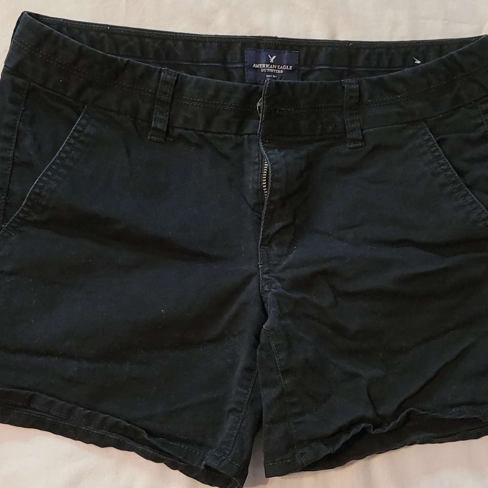 American Eagle Size 6 Women's Black Shorts